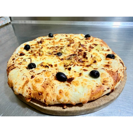 Pizza CHÊVRE MIEL. Mozzarella, Fromage de Chêvre, Miel
