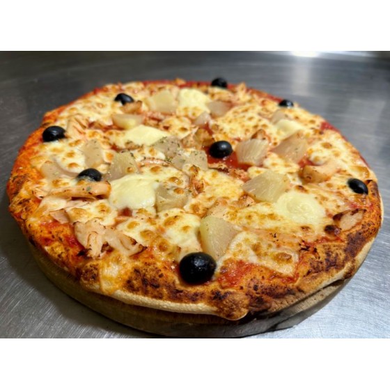 Pizza HAWAI. Tomate, Mozzarella, Poulet, Ananas