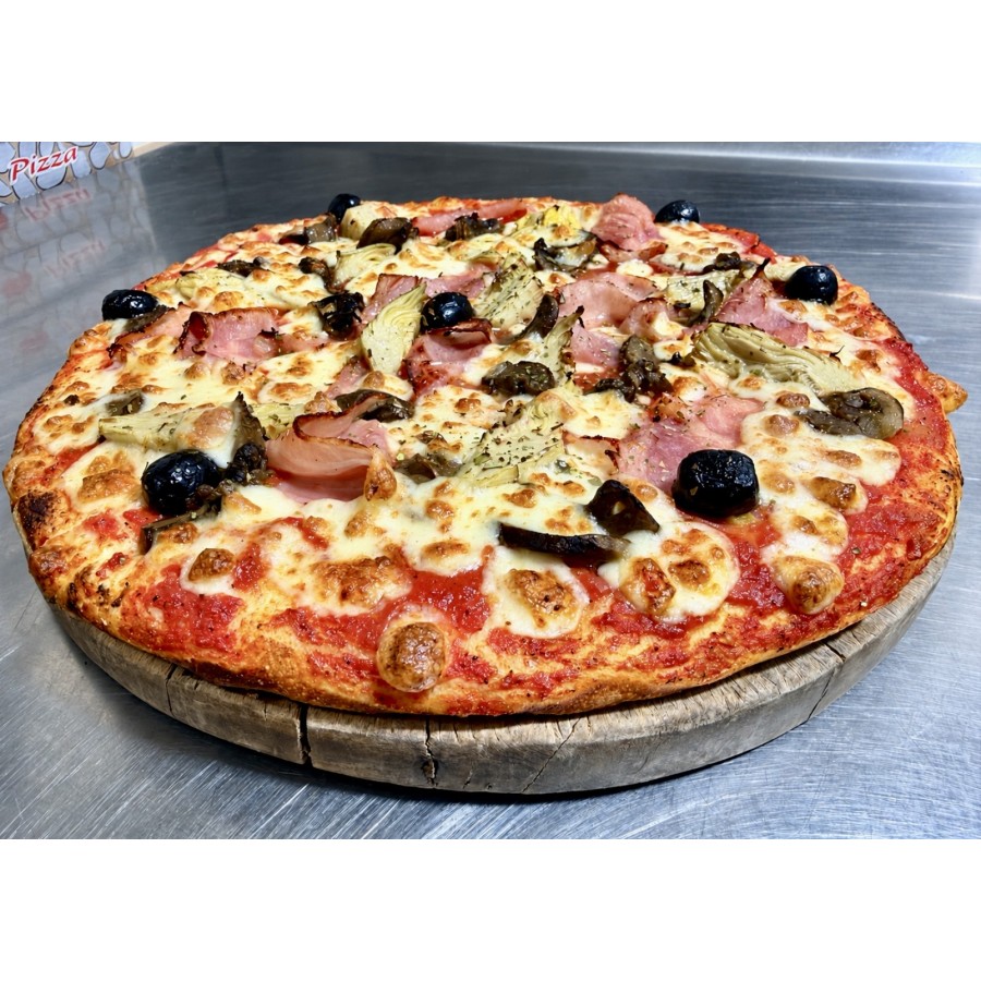 Pizza 4 Saisons. Tomate, Mozzarella, Jambon, Champignons, Artichaut, Olives