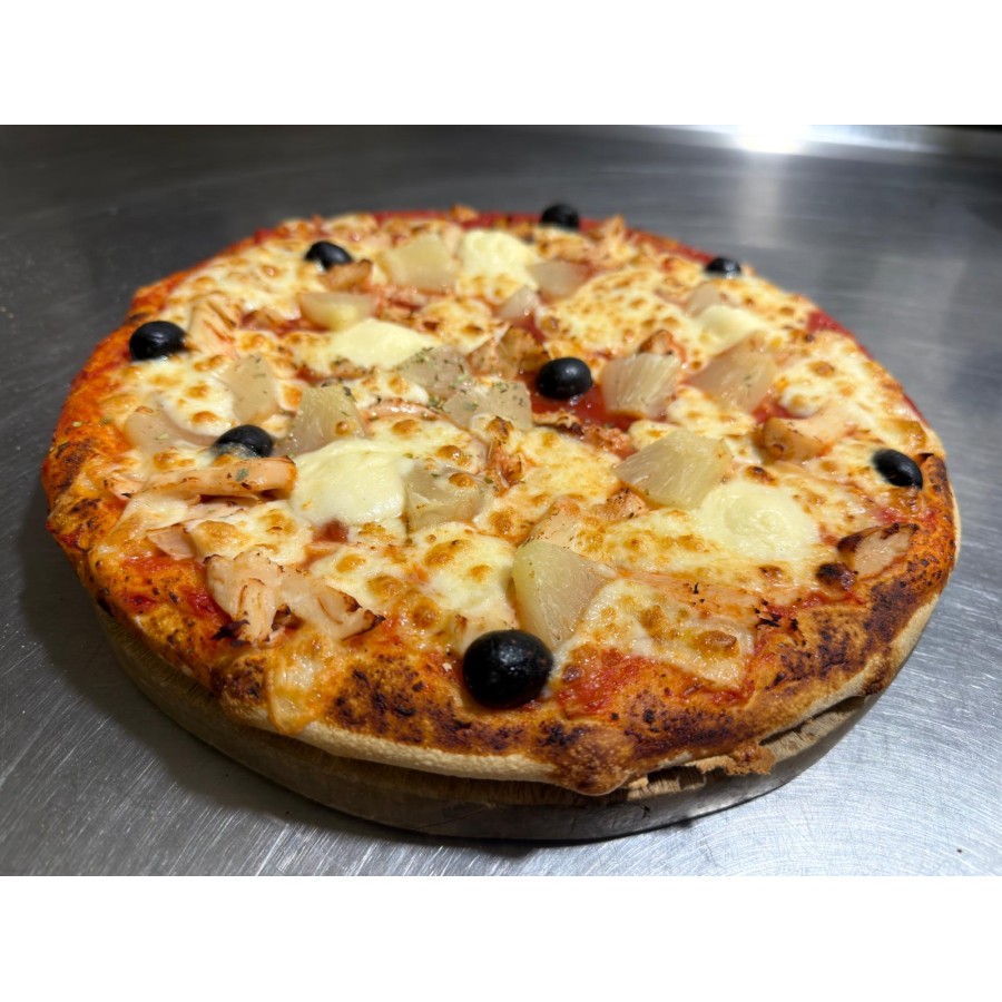Pizza HAWAI. Tomate, Mozzarella, Poulet, Ananas