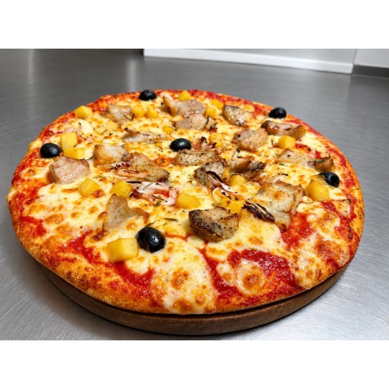Pizza Porchettina. Mozzarella - Pommes de terre - Porchetta - Oignons - Olives